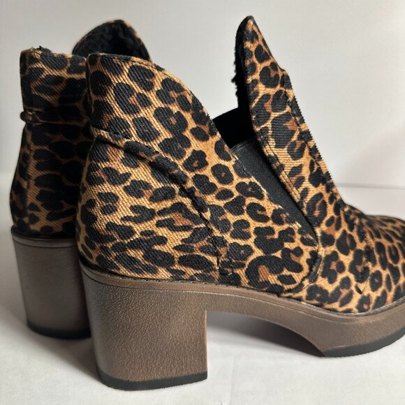 s8 | Cheetah Print Heeled Booties | Muk Luks | Fierce & Fashionable! - Picture 1 of 7